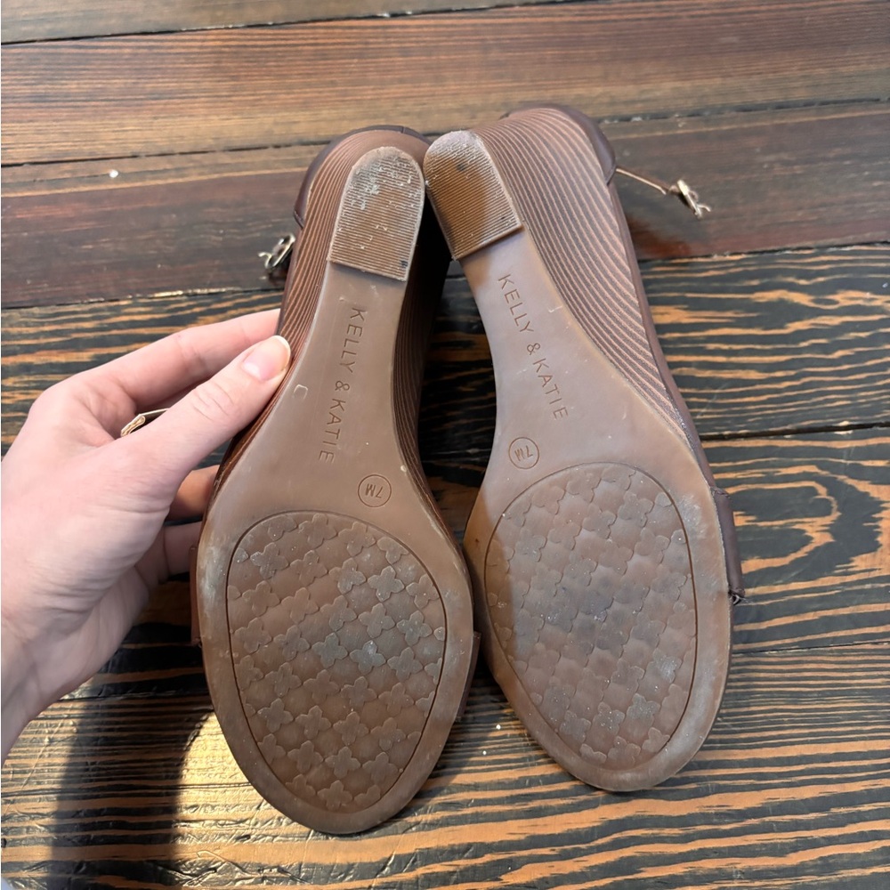 Kelly & Katie Brown Wedge Sandals - Picture 5 of 6